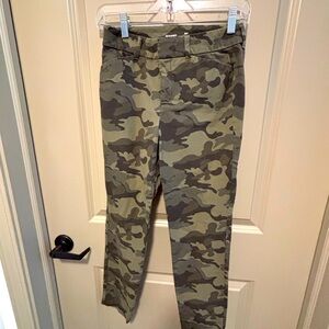 Size 2 ladies army print pants from Old Navy